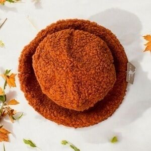 Forever 21 Sherpa Fall Bucket Hat